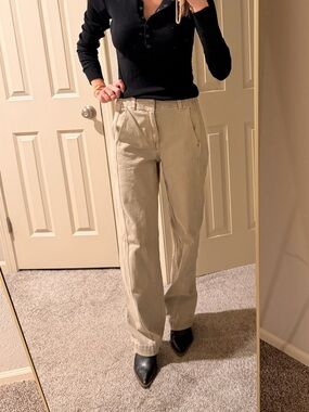 Madewell Straight-Leg Women’s Khaki Pants